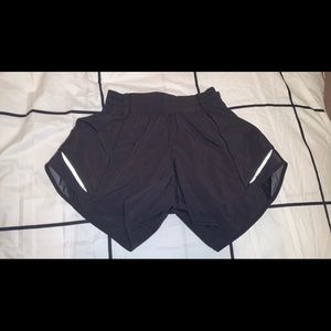 black lululemon shorts